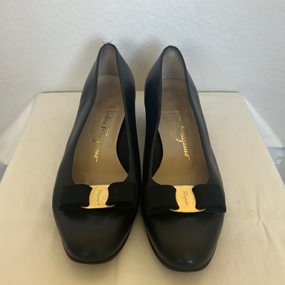 Salvatore Ferragamo Vara heel